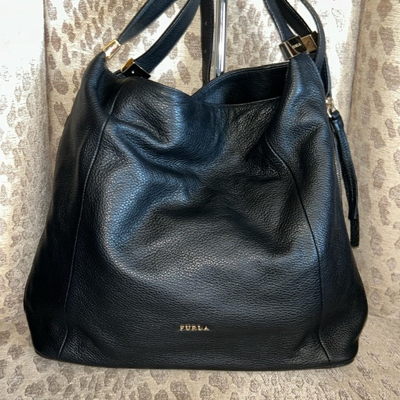Furla Black pebbled leather two way handbag shoulder bag - Picture 1 of 16